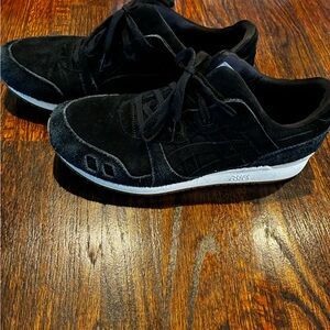 ASICS Men's Black and White Sneakers